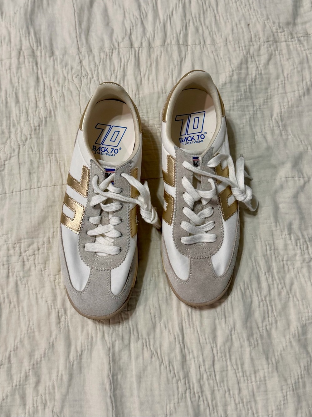 Back 70 White and Gold Casual Sneakers size 37